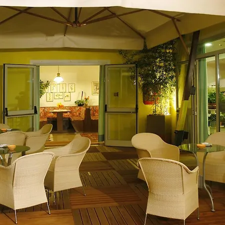 Miramare كاوْرلي